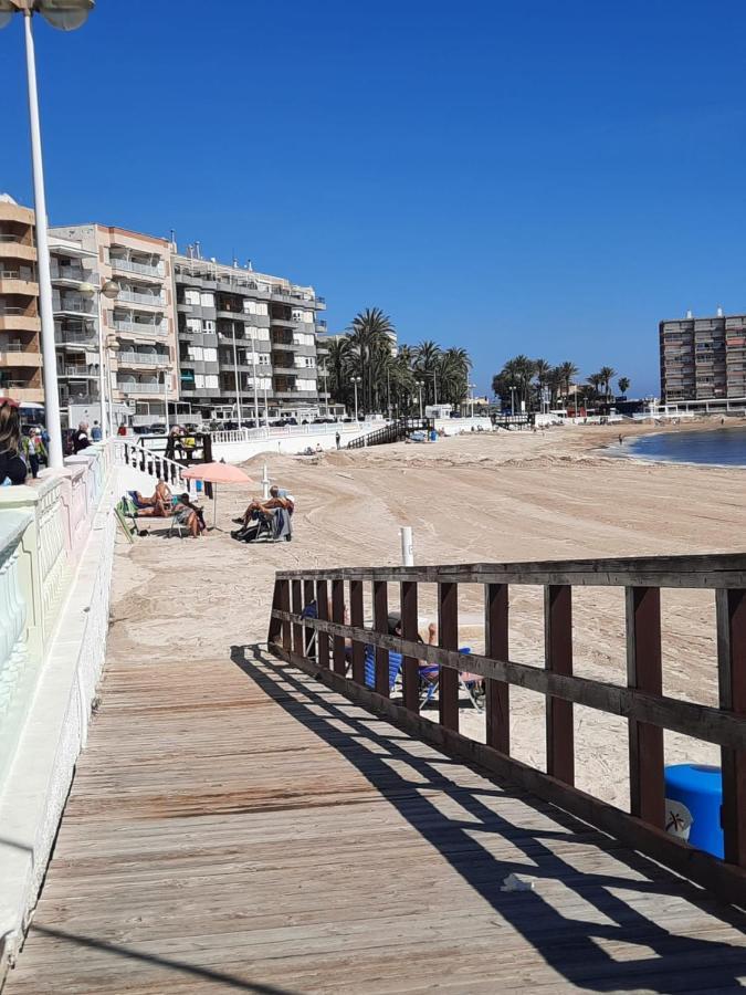 Студия На Белоснежном Пляже Los Locos Torrevieja Zewnętrze zdjęcie